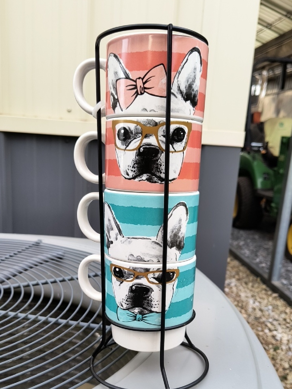 Frenchie Stachable Mugs In Iron Rack